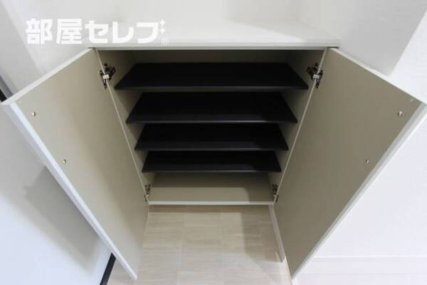 ※階によりアクセントクロスが異なります。（301号室写真）