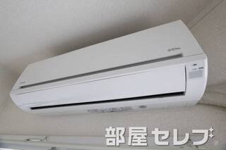 冷暖房エアコン。