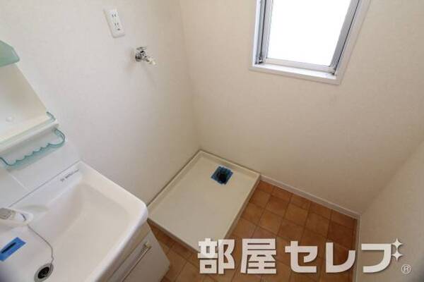 室内洗濯機置き場。