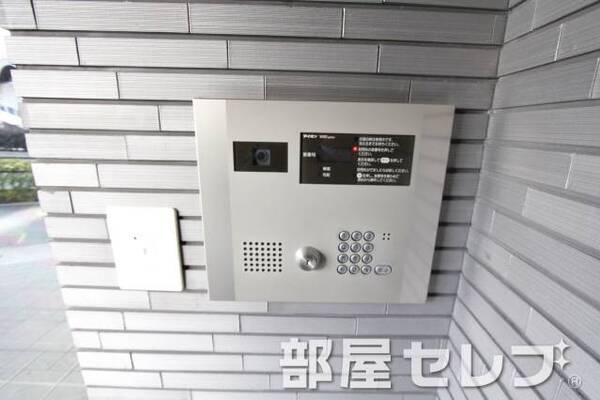 オートロック完備。