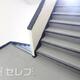 荷物が多くても人とすれ違うことが出来る広さです。
