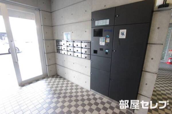 宅配ボックスもついて便利