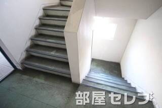 共用階段。