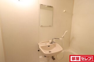 ※303号室内装写真参照