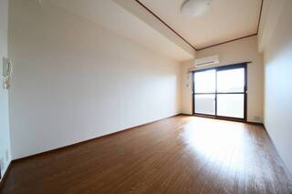 明るいお部屋です