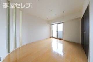 右には大型収納あります。