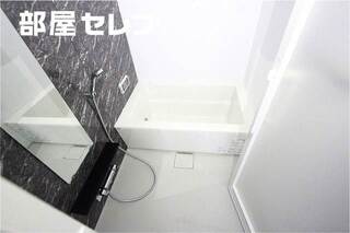 ５号室タイプの浴室です（反転）