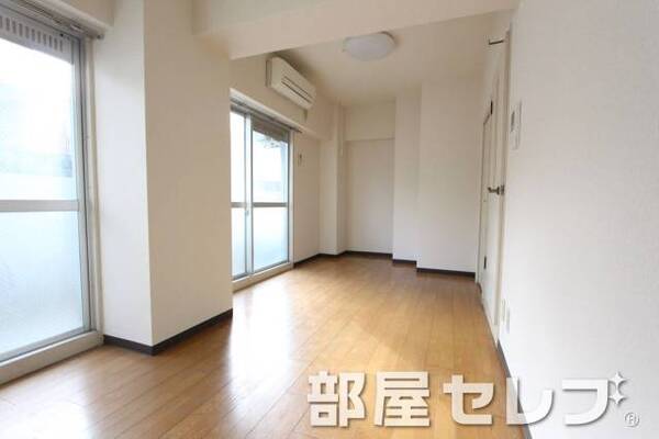 白基調でキレイなお部屋です。