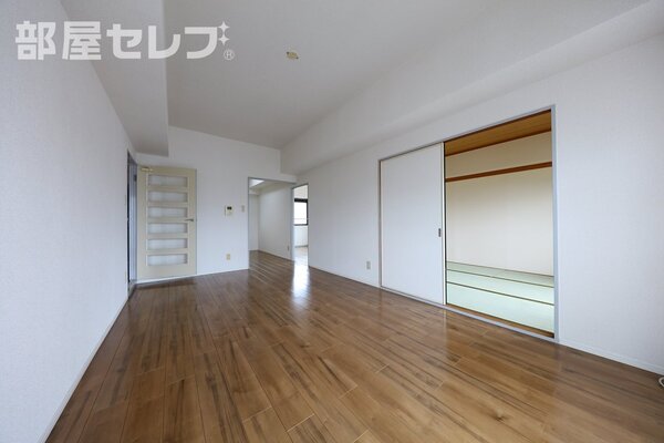 反転タイプのお部屋の写真です。