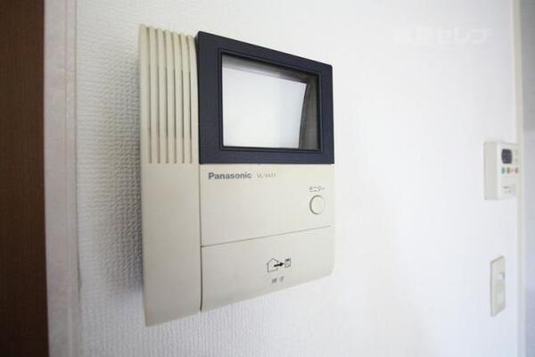 テレビモニターホンで来客時も確認できます。
