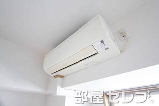冷暖房エアコン。