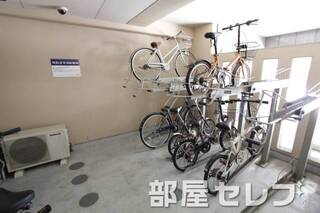 自転車置き場。
