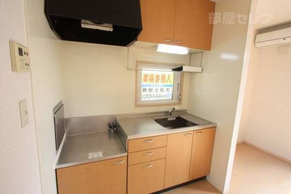 2口ガスコンロ設置可能です。料理もはかどります。