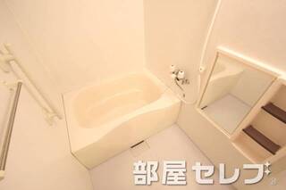バスルームでごゆっくり。