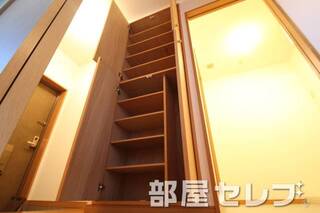 たっぷりシューズボックス。
