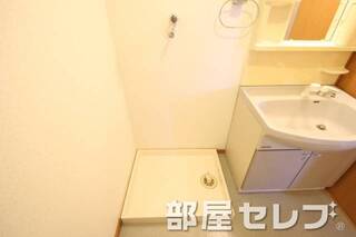 室内洗濯機置場あります。