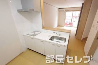 2口コンロ付きカウンターキッチン。