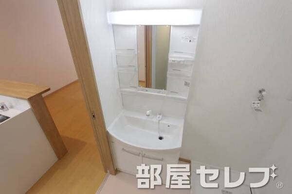 洗髪洗面化粧台。