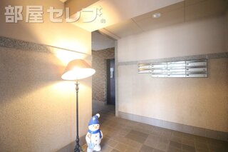 屋根つきの駐輪場です。
