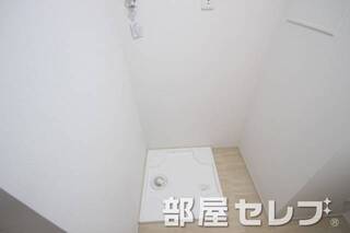 洗濯機置き場はこちらへ。