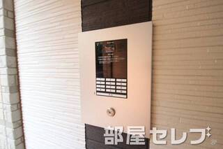 オートロック完備。