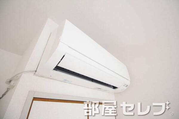 冷暖房エアコン完備。