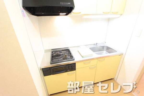 2口コンロのシステムキッチンでお料理はかどります。