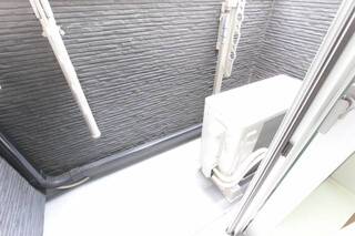 コンパクトですが実用的なベランダございます