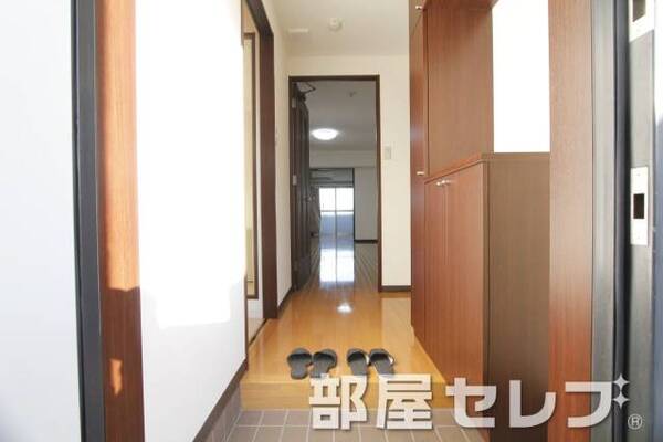玄関口。イメージ写真