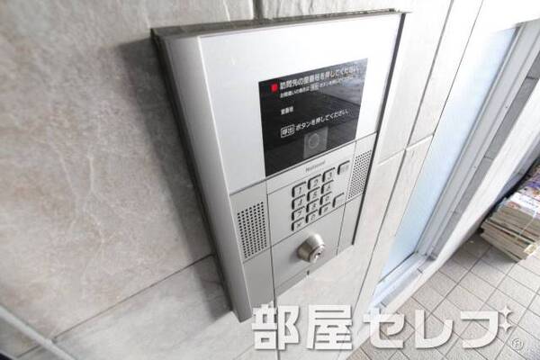 オートロック完備。