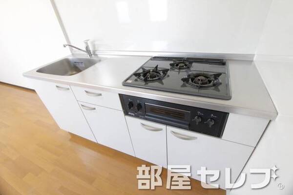 3口コンロ。イメージ写真