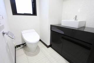 トイレにも専用の手洗いがあります