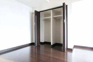 各部屋にしっかりと収納ついています。