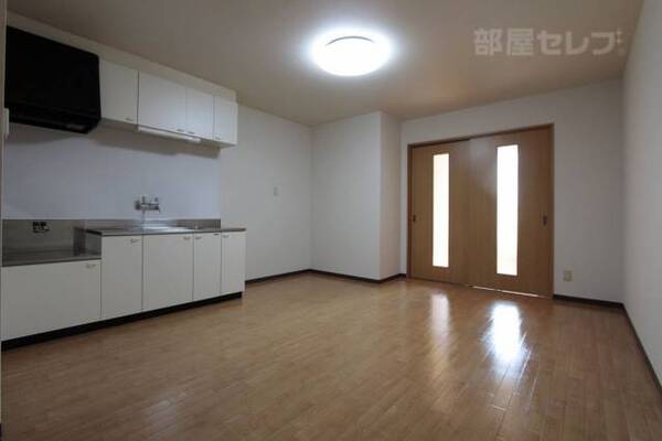 ※202号室室内参照