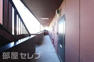 玄関前の廊下です。