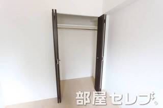 広々クローゼットでお部屋スッキリ