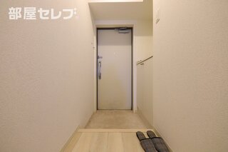 輝かしい玄関ですね。