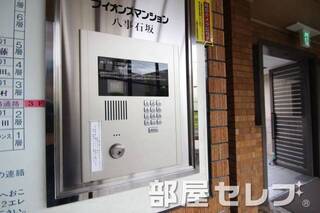 オートロック完備。