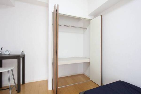 高さもあり収納しやすいです。家具・家電は、実際にはありませ
