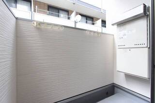 ベランダも壁高めに作ってあります