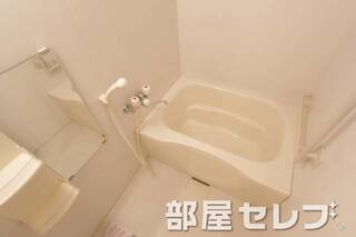 お風呂もきれいにしています。他号室の写真です。