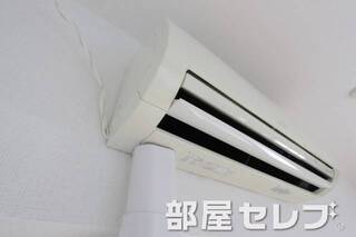 冷暖房エアコン。