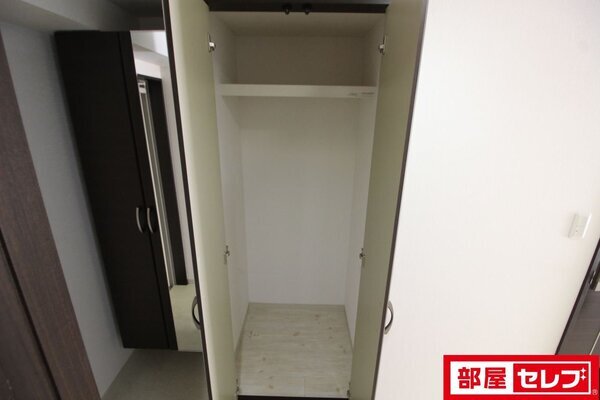玄関外にワンちゃん用フック