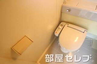 温水洗浄便座付いてます。