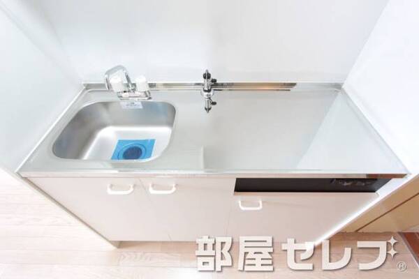 ガスコンロ設置可能なキレイなキッチンです。