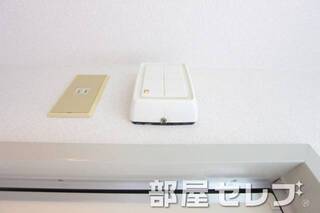 室内に呼び鈴付きで訪問者の対応もできます。