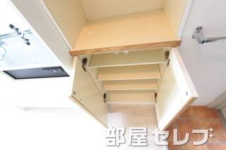 嬉下駄箱完備です。