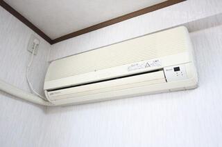 エアコン付きですね。