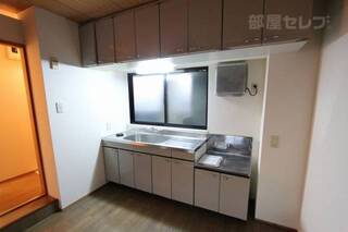 コンロ設置型のキッチンです。