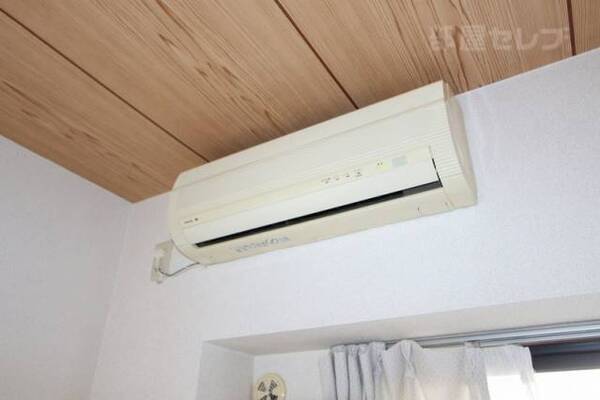 新しめのエアコン付いてます。